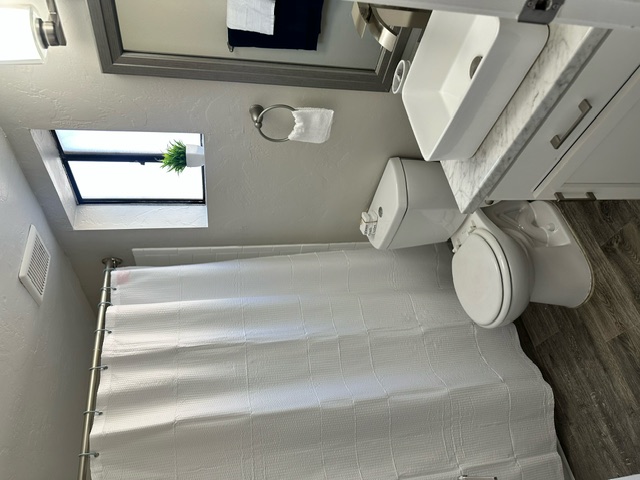 silverado apartment renovated bathroom